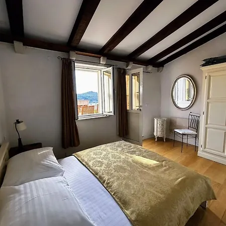 Feriehus Beautifully Restored 400-year Old House With Stunning Sea Views From The Terrace Dubrovnik