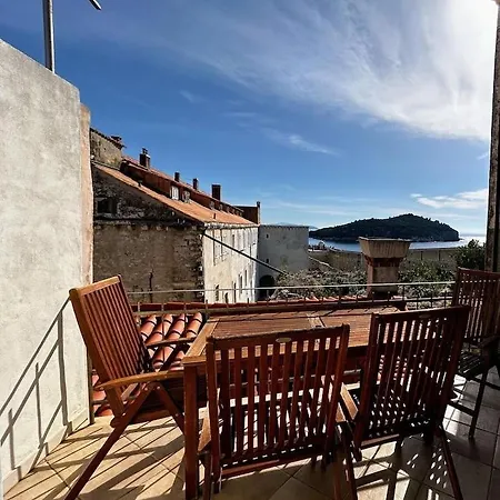 Beautifully Restored 400-year Old House With Stunning Sea Views From The Terrace Feriehus *